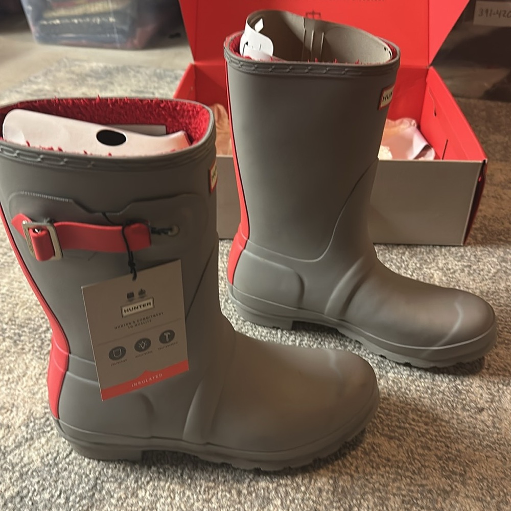 New in box Hunter boots Size 9 - Picture 4 of 7